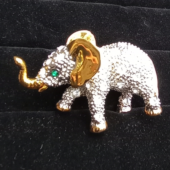 Elephant Crystal Brooch Pin Green Eyes Two Tone Metal approx 2" - Picture 2 of 14